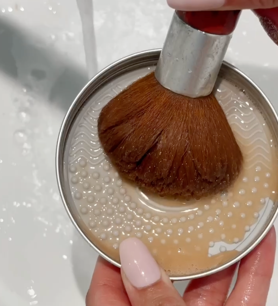 A Makeup Brush Cleanser you cant live without | Cleaner Beauty Tools